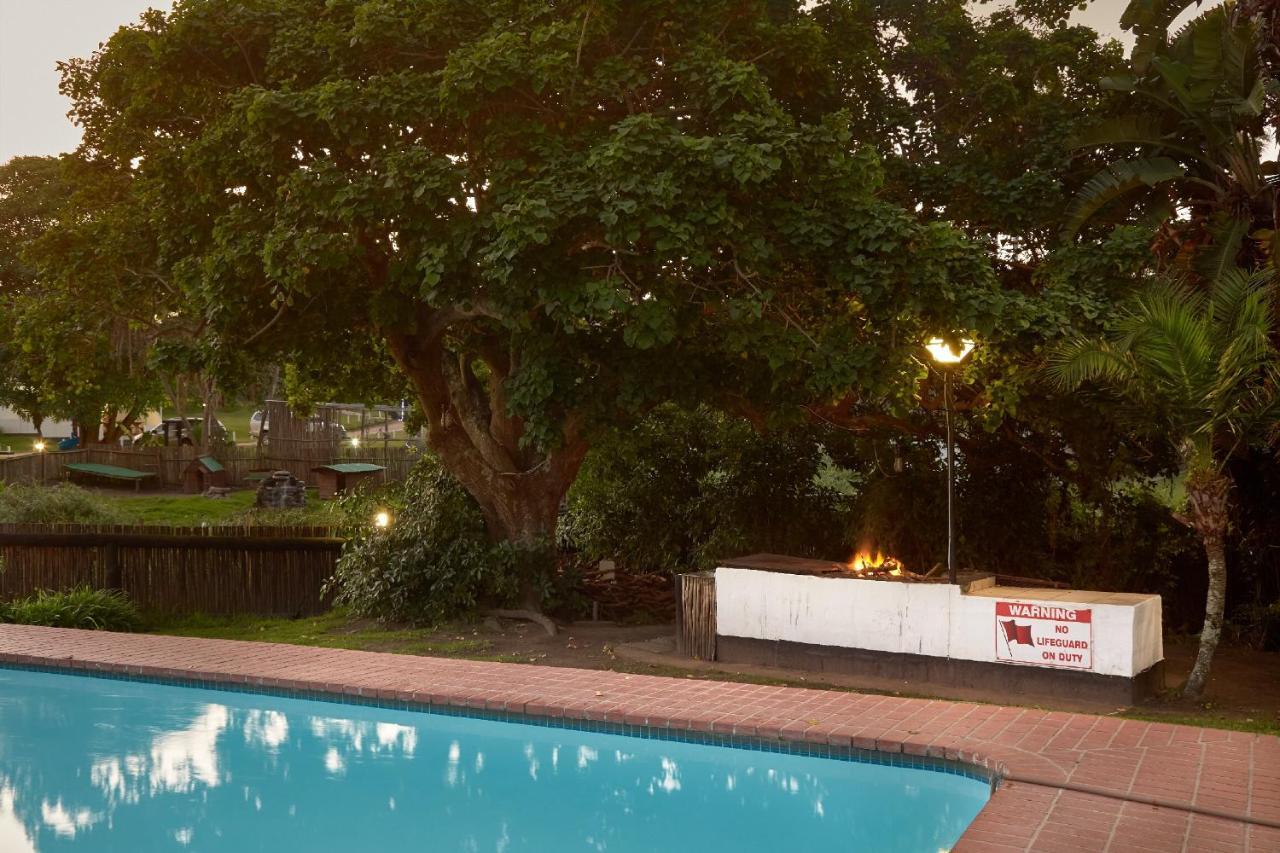 First Group Hole In The Wall Backpackers Coffee Bay Exterior photo